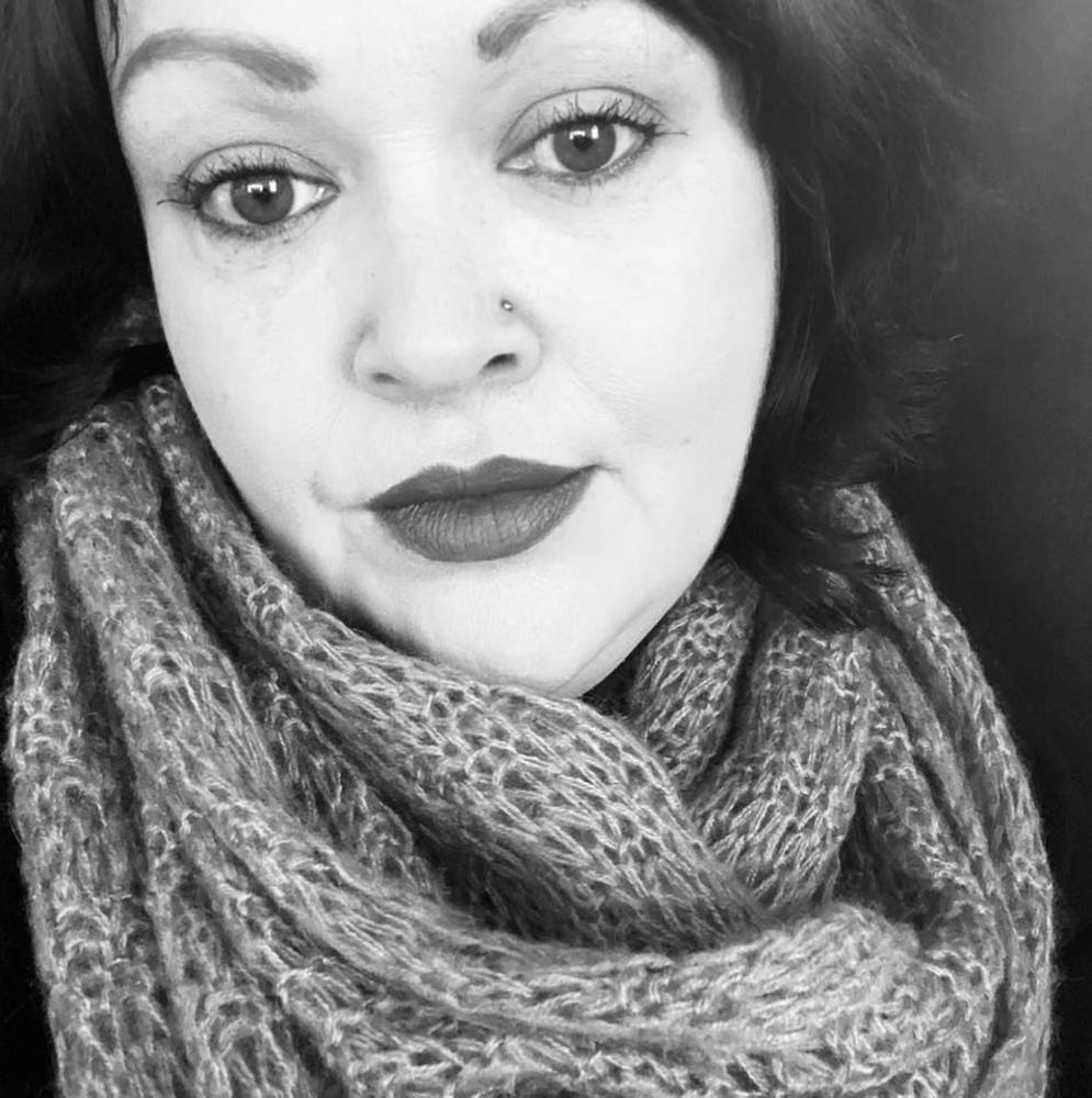 Meet your Posher, Crystal